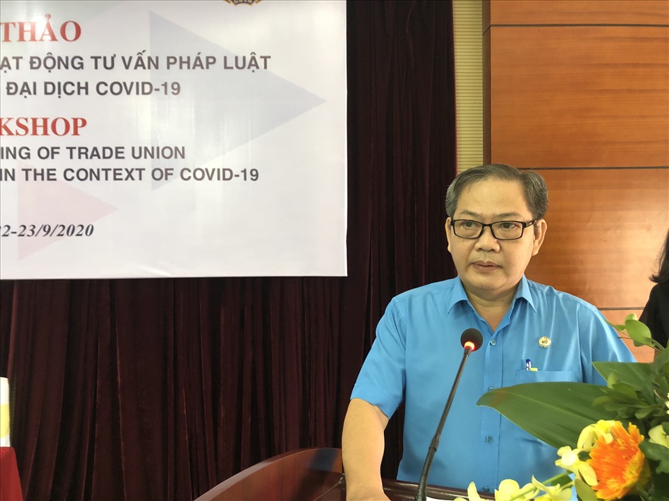 Ông Nguyễn Phi Hổ - Phó ban Chính sách pháp luật LĐLĐ TPHCM phát biểu tại Hội thảo. Ảnh: Việt Lâm