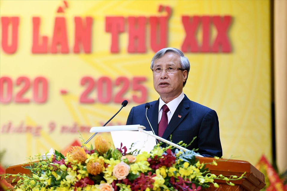 Uỷ viên Bộ Chính trị, Thường trực Ban Bí thư Trần Quốc Vượng phát biểu tại Đại hội Đại biểu Đảng bộ tỉnh Yên Bái lần thứ XIX.