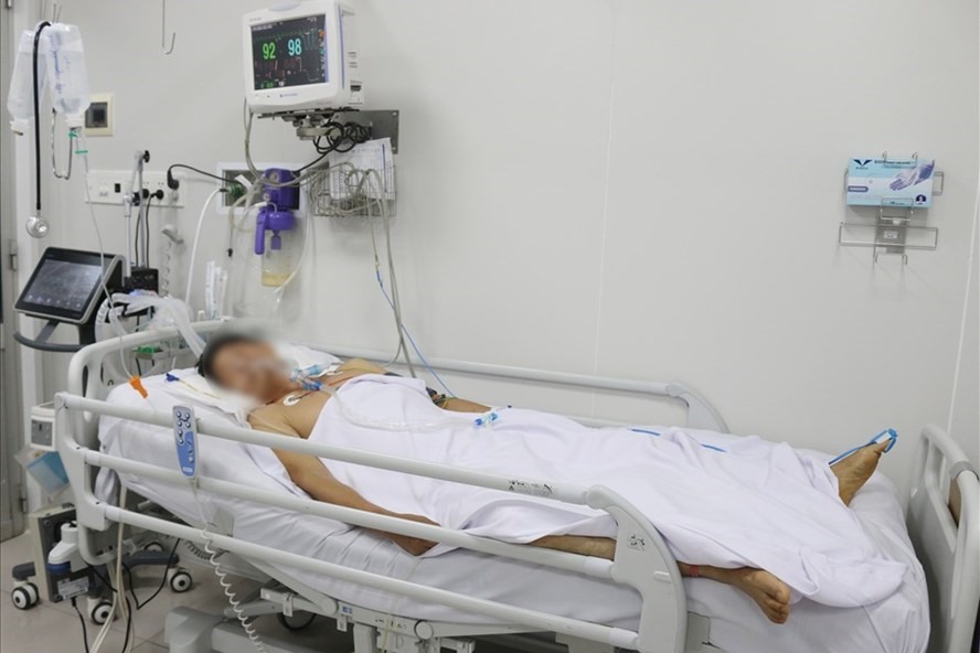 Bệnh nhân phải lọc máu, chạy thận để giữ lại mạng sống sau khi ăn phải pate Minh Chay có chất cực độc.
