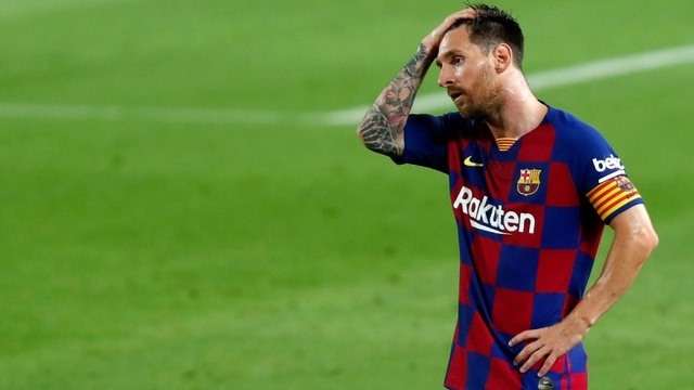 Phong độ tệ hại của Barcelona khiến Lionel Messi trượt top 3 Cầu thủ xuất sắc nhất UEFA. Ảnh Getty