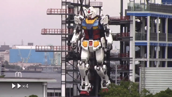 Robot cao 18 mét, nặng 24 tấn. Ảnh: Twitter