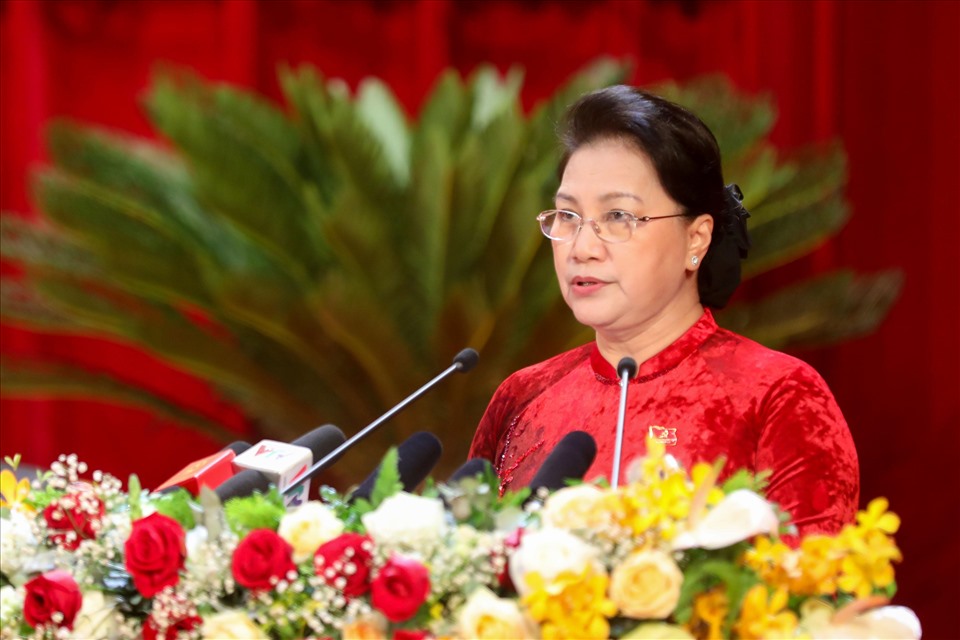 Chủ tịch Quốc hội Nguyễn Thị Kim Ngân phát biểu chỉ đạo tại Đại hội Đại biểu Đảng bộ tỉnh Quảng Ninh lần thứ XV. Ảnh: CTV