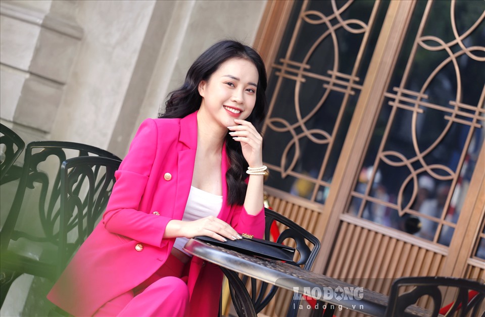 Tuy nhiên, trao đổi với Lao Động, Mai Phương cho biết những hình ảnh đăng tải trên Fanpage Hoa hậu Việt Nam không phải do cô trực tiếp gửi và ban đầu bản thân cô cũng không có ý định dự thi. Ảnh: Hoài Sơn.