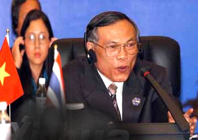 Ông Trương Đình Tuyến trong một cuộc đàm phán để Việt Nam gia nhập WTO. Ảnh: tư liệu