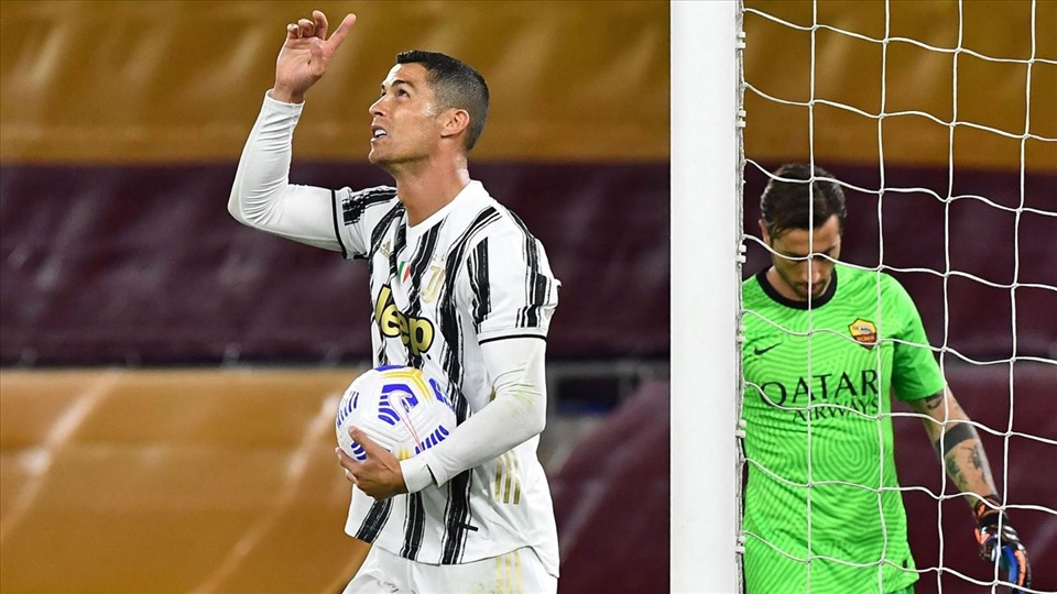 Cristiano Ronaldo có bàn thắng thứ 450 tại các giải vô địch quốc gia Châu Âu. Ảnh: Getty Images