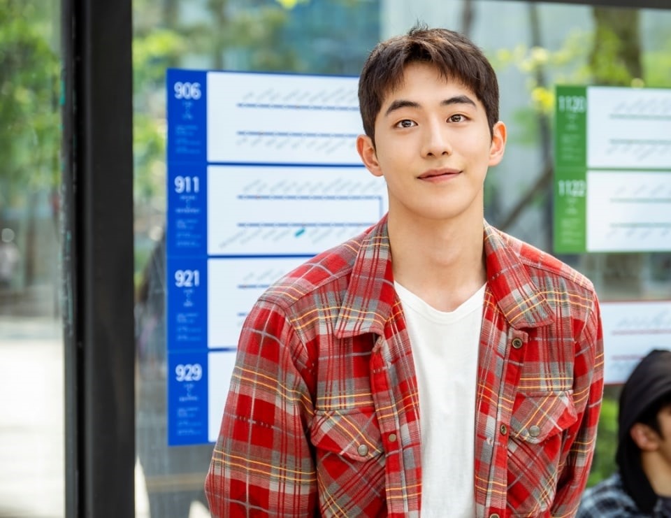 Tạo hình của Nam Joo Hyuk trong phim truyền hình sắp tới “Start-up“. Ảnh chụp màn hình.