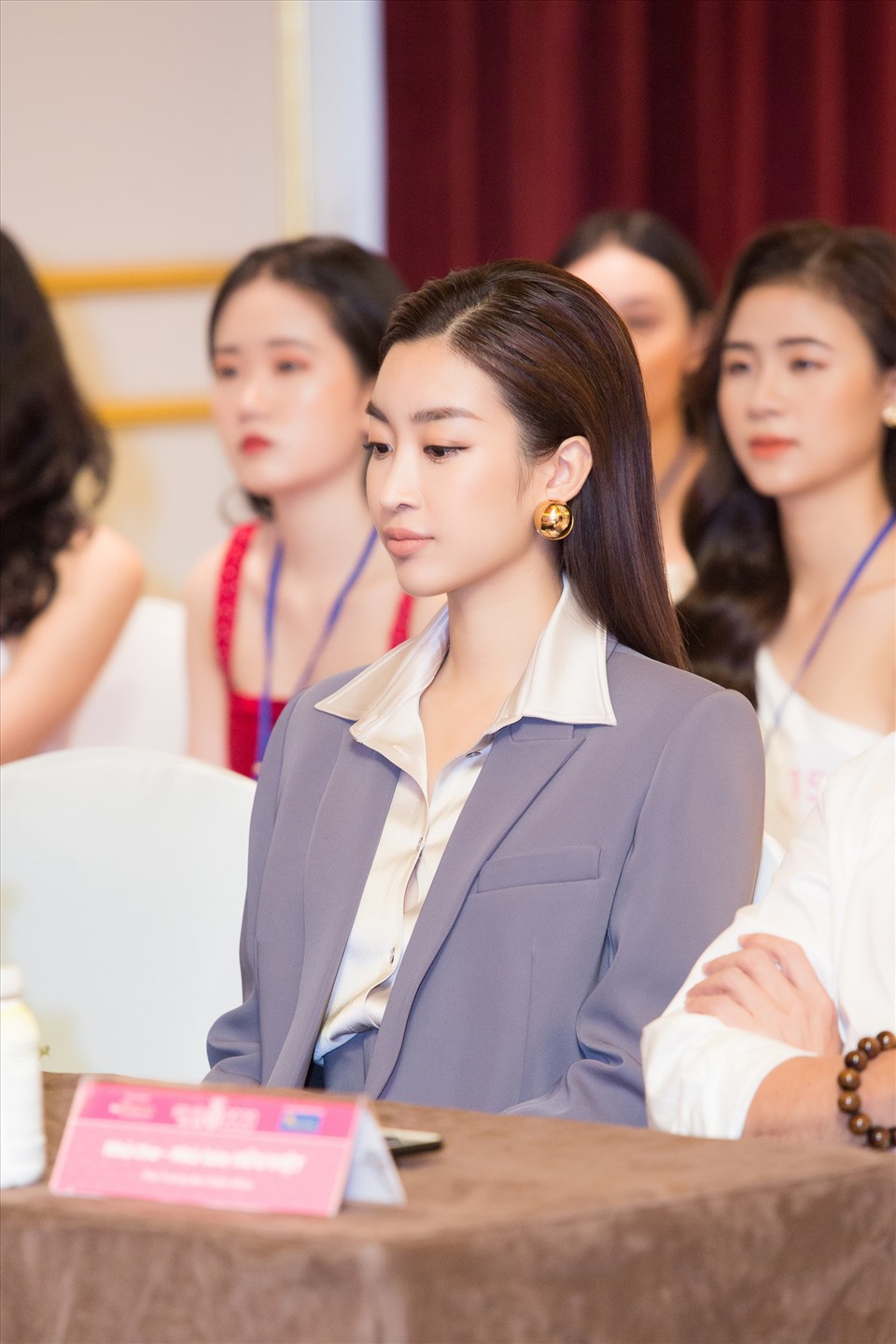 Hoa hậu Đỗ Mỹ Linh xuất hiện với vai trò giám khảo Hoa hậu Việt Nam 2020. Đây là năm thứ 2 liên tiếp Đỗ Mỹ Linh giữ vai trò người “cầm cân nảy mực” của cuộc thi. Ảnh: HHVN.