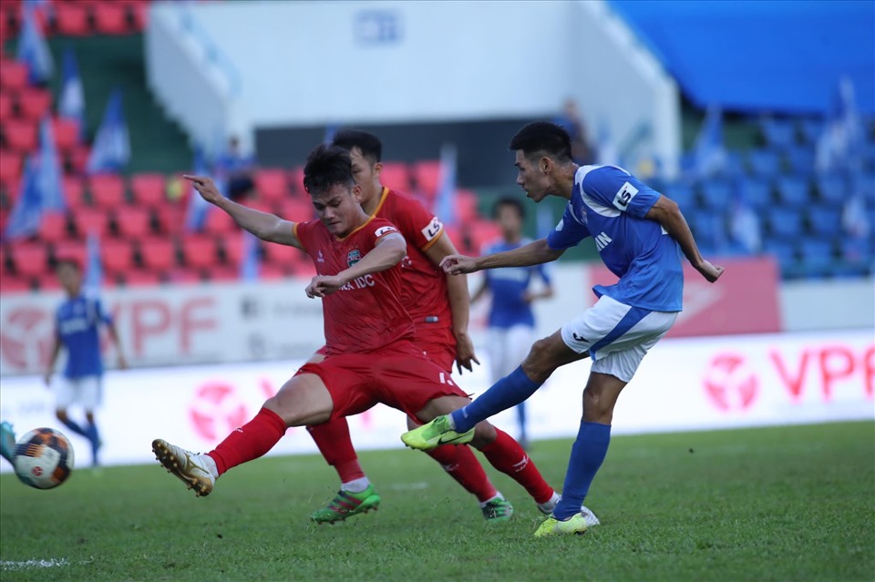Quách Tân ghi bàn vào lưới Bình Dương ở vòng 12. Ảnh: TQN FC