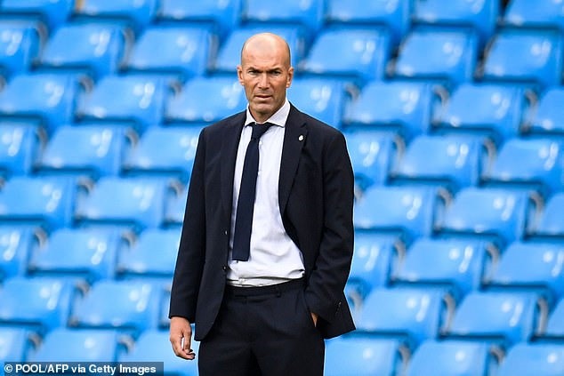 Zinedine Zidane muốn có tiền vệ người Hà Lan nhưng cuối cùng Man United lại giành được anh. Ảnh: Getty Images