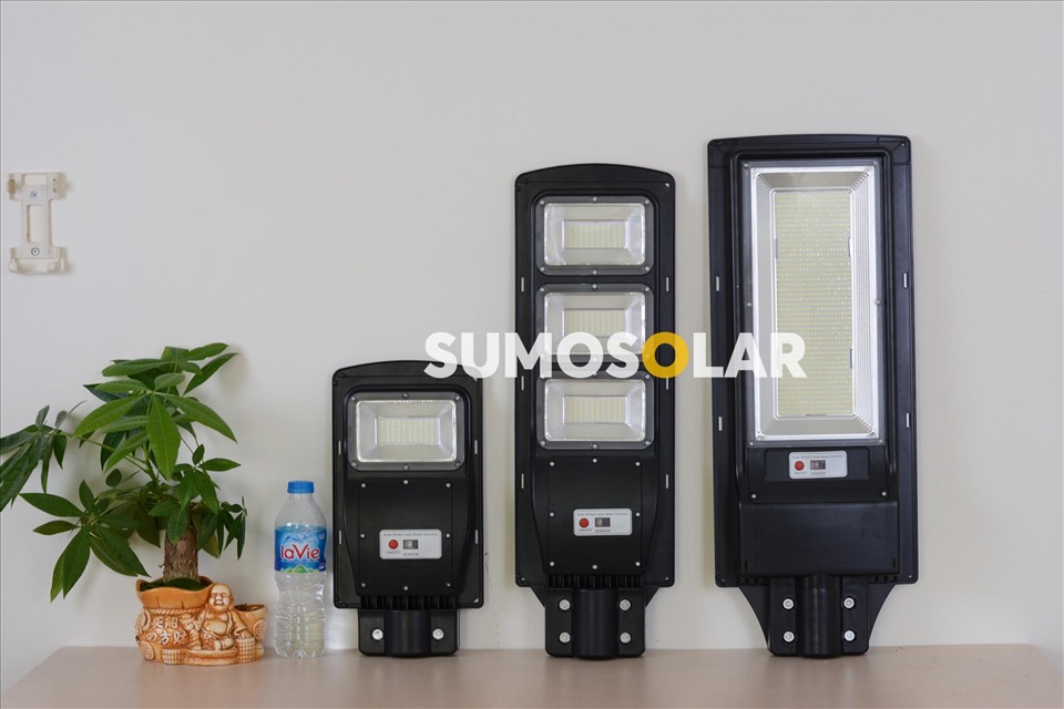 Dòng đèn năng lượng mặt trời pin liền bán chạy của SUMO SOLAR.