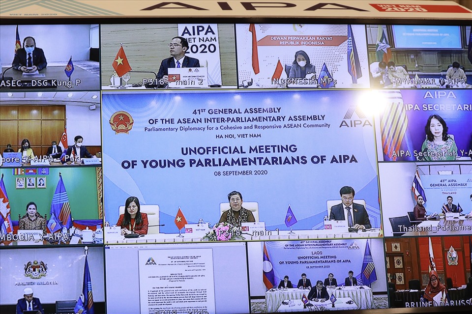 Phiên họp Hội nghị lần thứ nhất của Nghị sĩ trẻ AIPA theo hình thức trực tuyến. Ảnh Hải Nguyễn