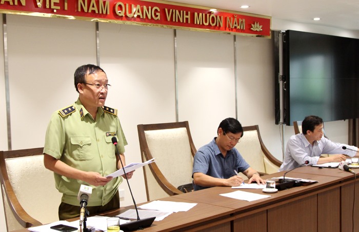 Ông Nguyễn Minh Hùng thông tin sự việc tại hội nghị hội giao ban báo chí do Ban Tuyên giáo Thành ủy tổ chức. Ảnh: Trọng Toàn