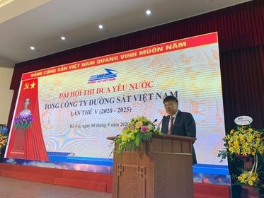 Phó Chủ tịch Tổng LĐLĐVN Phan Văn Anh phát biểu tại đại hội. Ảnh ĐT