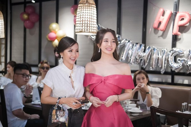 Vừa qua, nữ diễn viên Quỳnh Nga đã tổ chức một buổi tiệc sinh nhật ấm cúng bên bạn bè và người thân.