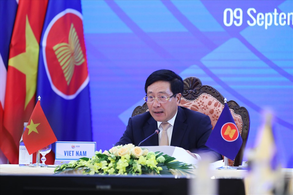 Phó Thủ tướng, Bộ trưởng Ngoại giao Phạm Bình Minh chủ trì Hội nghị Bộ trưởng Ngoại giao ASEAN - Trung Quốc. Ảnh: Bộ Ngoại giao.