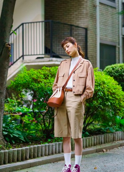 Khởi đầu, cô đảm nhận vai phụ trong bộ phim “The Good Wife” (2016). Dù đóng cặp cùng “Ảnh hậu” Jeon Do Yeon thế nhưng nữ thần tượng lại không hề bị lép vế về nhan sắc hay khả năng diễn xuất. Ảnh: Instagram.
