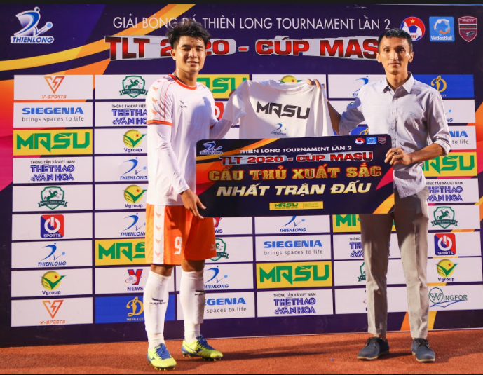 Ghi bàn và cả kiến tạo, Đức Chinh nhận danh hiệu cầu thủ hay nhất trận. Ở V.League 2021, chân sút quê Phú Thọ nhiều khả năng được trọng dụng nhiều hơn. Mùa trước, anh chưa thể hiện được nhiều một phần do mắc bệnh gan. Với 3 trận toàn thắng, Đà Nẵng đang tạm dẫn đầu Cúp Thiên Long.