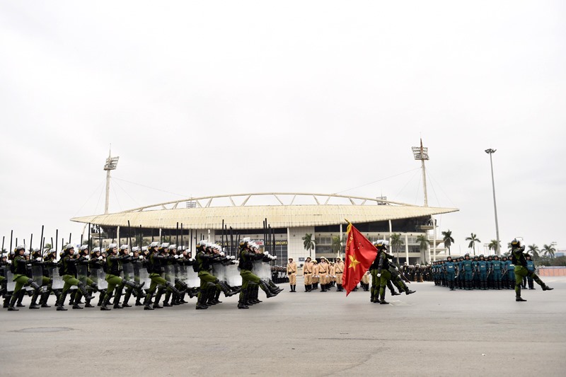 Tham gia lễ xuất quân, diễn tập có hơn 6.000 cán bộ, chiến sĩ lực lượng công an, quân đội và một số cán bộ y tế của TP Hà Nội. Ảnh: Nhật Bắc