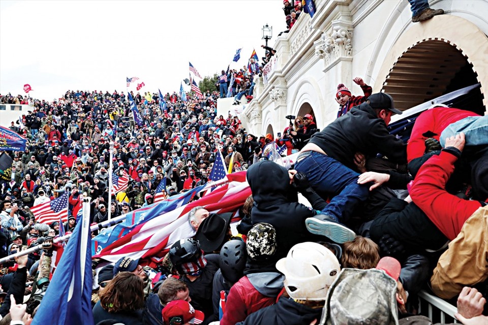 Hỗn loạn tại Điện Capitol Mỹ hôm 6.1. Ảnh: AFP
