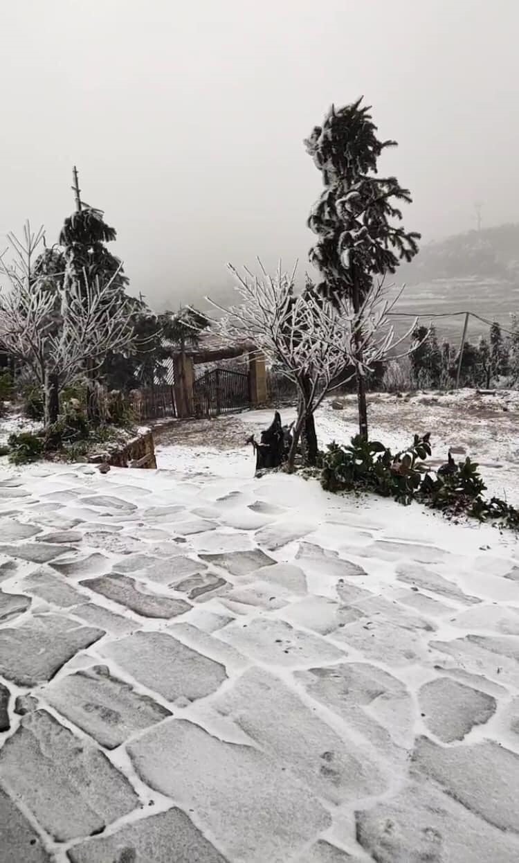 Khung cảnh tuyết rơi đẹp như tranh vẽ tại “cung điện mùa hè” Di Hòa Viên