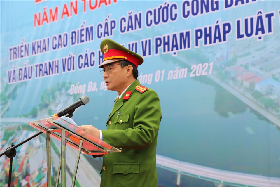 Thượng tá Vũ Đình Thi – Phó trưởng Công an quận Đống Đa phát biểu tại lễ phát động.