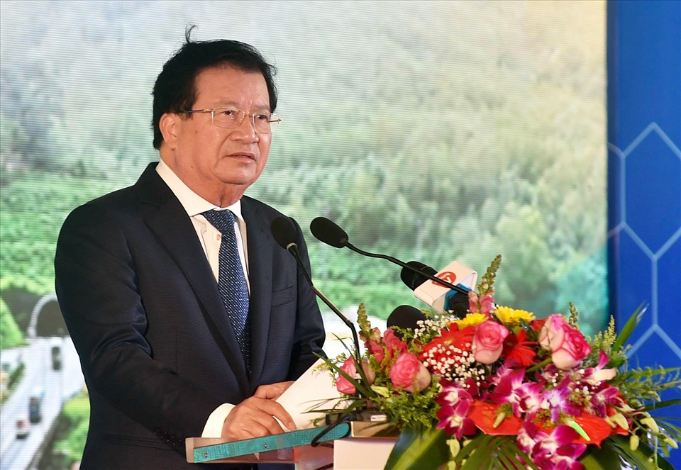 Phó Thủ tướng Trịnh Đình Dũng phát biểu tại buổi lễ. Ảnh: Long Hai