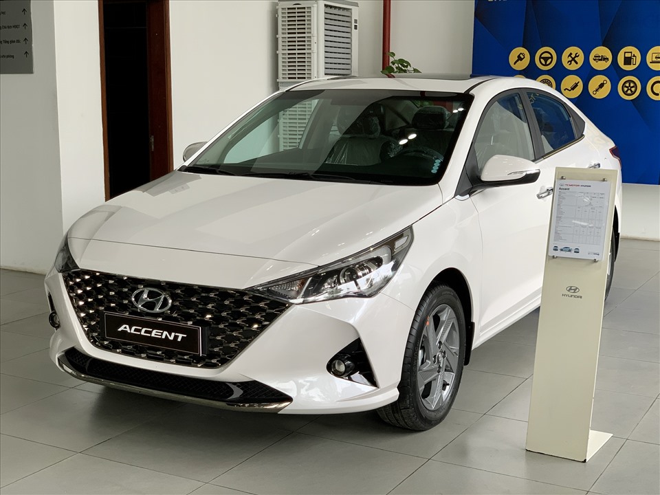 Hình ảnh Accent 2021 AT tiêu chuẩn màu trắng  Hyundai Sài Gòn