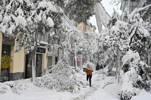 Tổng cộng có 4 người đã thiệt mạng trong trận bão tuyết lớn nhất kể từ năm 1971 ở Tây Ban Nha. Ảnh: AFP