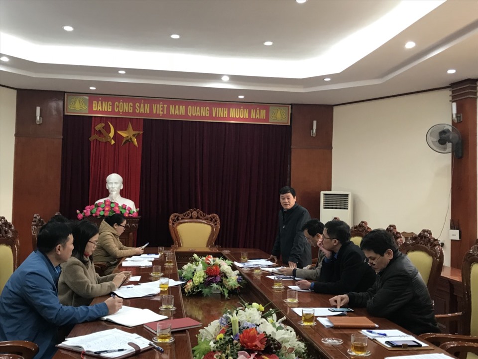 Đồng chí Nguyễn Kỳ Sơn - Phó chủ tịch LĐLĐ tỉnh Nghệ An chủ trì hội nghị. Ảnh: NH