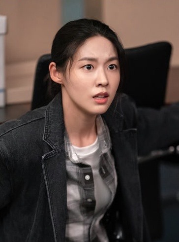 Năm 2020, phim truyền hình “Awaken” nữ thần tượng đóng chính cùng Nam Goong Min tạo được chú ý với nội dung gay cấn cùng diễn xuất tiến bộ của nữ ca sĩ. Ảnh: Instagram.