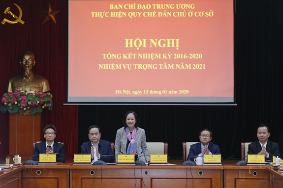 Bà Trương Thị Mai chủ trì hội nghị.