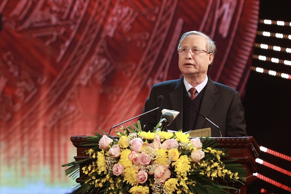 Ủy viên Bộ Chính trị, Thường trực Ban Bí thư Trần Quốc Vượng phát biểu tại lễ trao giải.