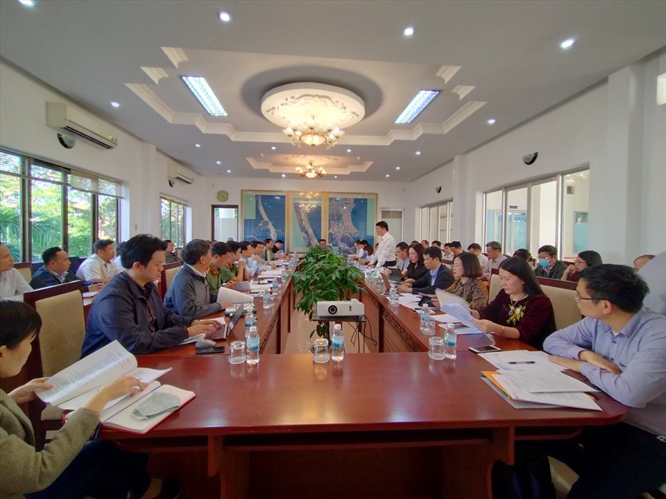 Đoàn công tác Bộ Y tế làm việc với UBND tỉnh Khánh Hòa về công tác phòng, chống dịch COVID-19. Ảnh: T.L