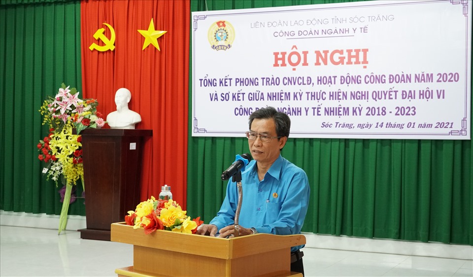 Đồng chí Nguyễn Văn Thanh - Phó Chủ tịch LĐLĐ tỉnh Sóc Trăng - phát biểu chỉ đạo hội nghị. Ảnh: Anh Khoa