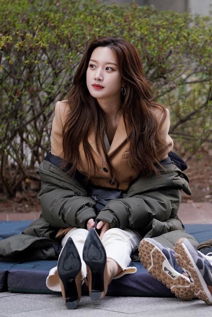 So với nhiều bạn diễn như Kim So Hyun, Kim Yoo Jung… Moon Ga Young được đánh giá không hề thua kém cả về nhan sắc, phong cách thời trang lẫn khả năng diễn xuất. Ảnh: Instagram.