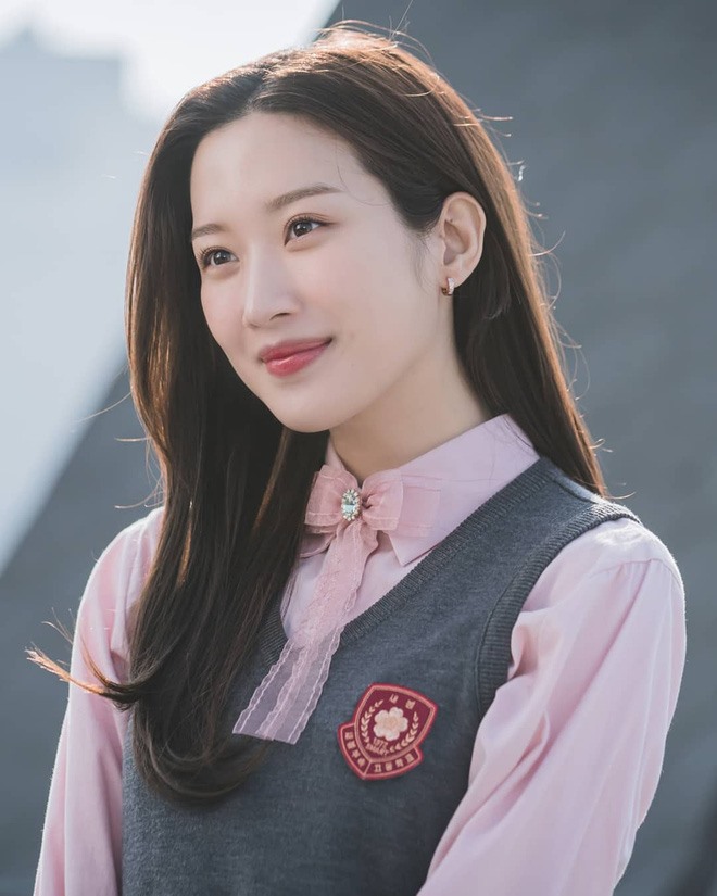 Nhan sắc Moon Ga Young - “Nữ thần” thế hệ mới của màn ảnh Hàn