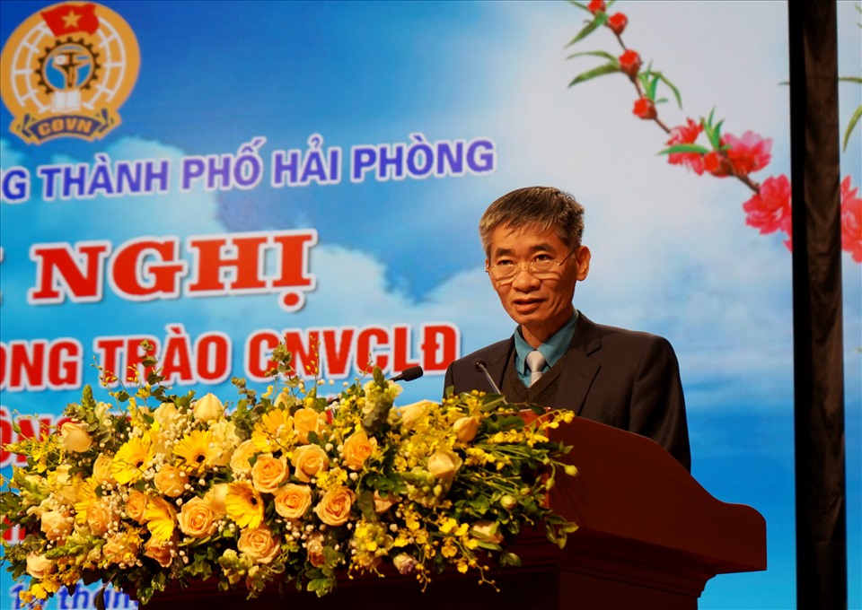 PCT Tổng Liên đoàn Lao động Việt Nam Trần Văn Thuật phát biểu chỉ đạo hội nghị. Ảnh Mai Dung