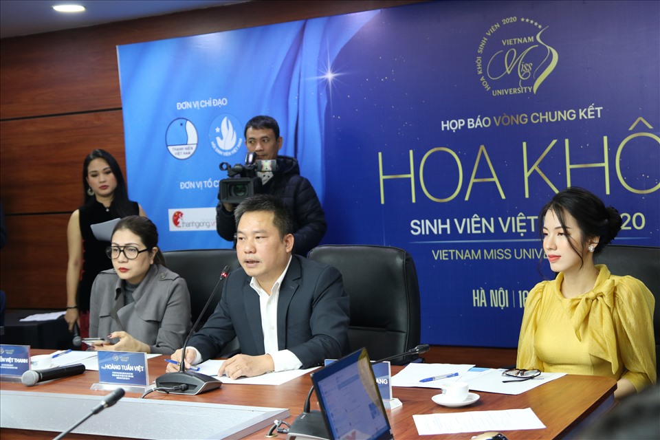 Ông Hoàng Tuấn Việt - Trưởng ban Tổ chức phát biểu các nội dung tại vòng chung kết cuộc thi. Ảnh: KA