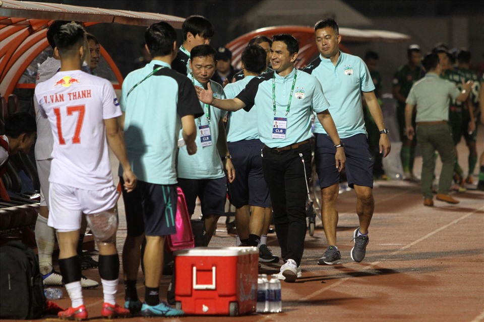 Vòng tiếp theo, Kiatisak cùng các học trò sẽ trở về sân nhà Pleiku tiếp đón Sông Lam Nghệ An. Trận đấu sẽ diễn ra vào lúc 17h00 ngày 22.1.