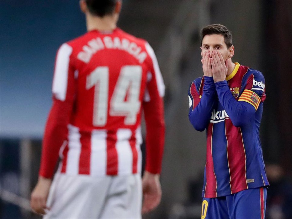 Nếu bị xác định là có hành vi bạo lực, Messi có thể bị treo giò tới 12 trận. Ảnh: AFP