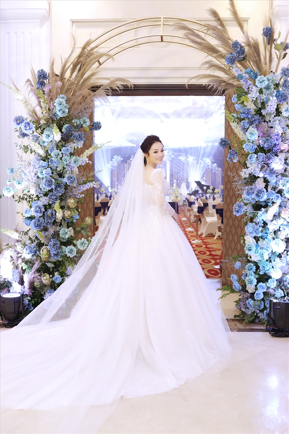 Tân Nhàn hạnh phúc rạng ngời trong ngày cưới tổ chức tại Hà Nội vừa qua. Ảnh: Hòa Nguyễn.