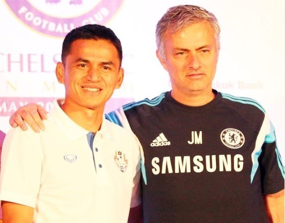 Kiatisak và Mourinho. Ảnh: Instagram