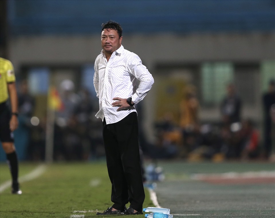 Huấn luyện viên Trương Việt Hoàng thừa nhận những khó khăn trong mùa giải mới. Ảnh: Hải Đăng