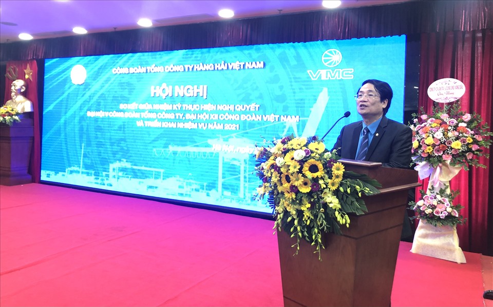 Ông Lê Phan Linh - Chủ tịch CĐ TCty Hàng hải Việt Nam phát biểu tại Hội nghị. Ảnh: Hà Anh