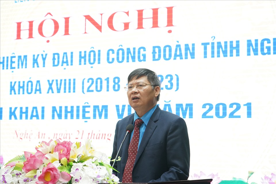 Phó Chủ tịch Tổng Liên đoàn Lao động Việt Nam Phan Văn Anh  phát biểu chỉ đạo Hội nghị. Ảnh: QĐ
