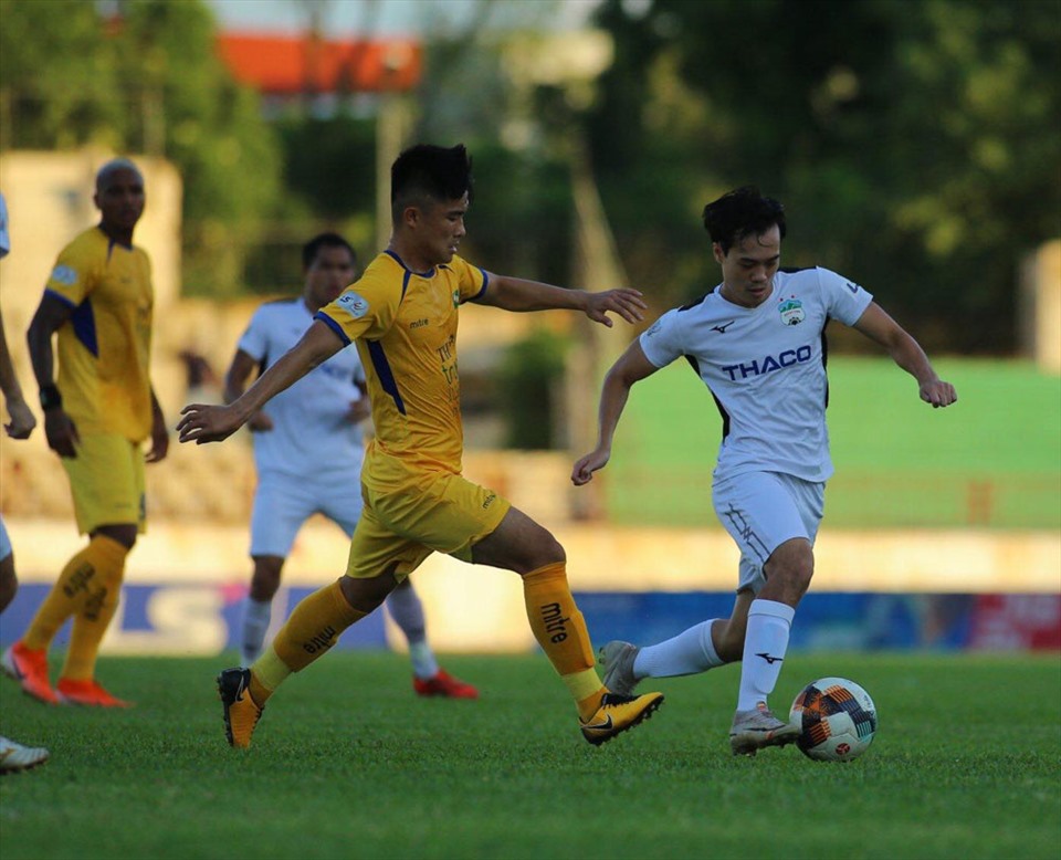 Trận đấu giữa Hoàng  Anh Gia Lai và Sông Lam Nghệ An ở V.League 2020. Ảnh: VPF