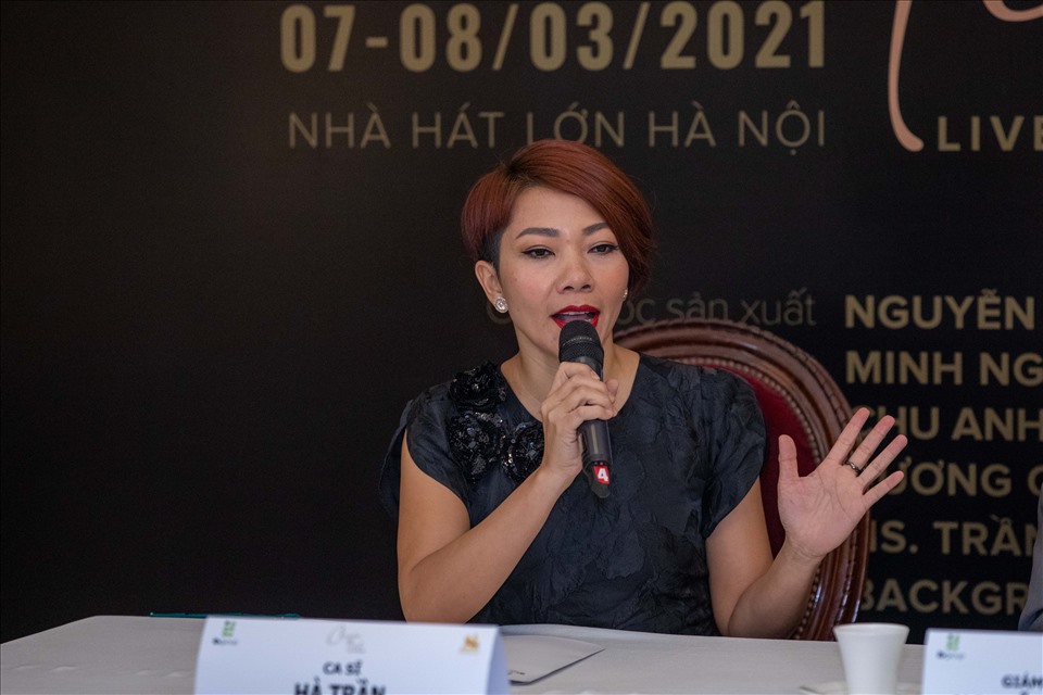 Nữ ca sĩ Hà Trần cũng trở về nước, bày tỏ sự mong chờ được tái ngộ với khán giả Thủ đô trong đêm nhạc Thành Tùng - Trần Tiến sắp tới. 