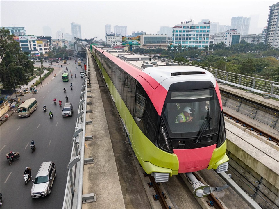 Dự kiến tuyến metro Nhổn - Ga Hà Nội sẽ khai thác thương mại trước đoạn trên cao dài 8,5km từ Nhổn đến ĐH Giao thông vận tải vào nửa cuối năm 2021. Còn 4km đi ngầm từ đây đến ga Hà Nội đang được thi công.