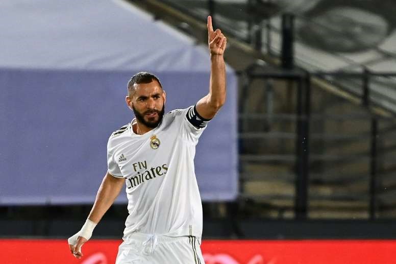 6. Karim Benzema (Tiền đạo - Real Madrid): 8 bàn thắng