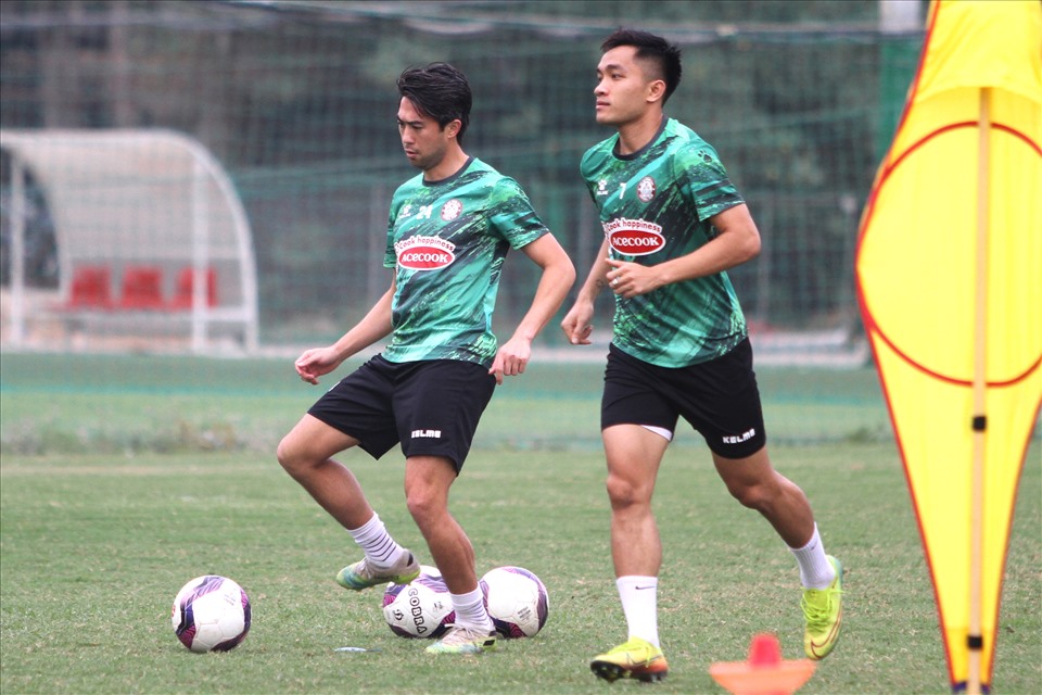 Lee Nguyễn (trái) đặt mục tiêu vô địch V.League cùng TPHCM. Ảnh: Thanh Vũ